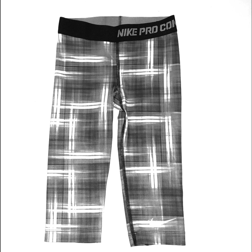 Nike pro Women’s leggings CHEAP!!